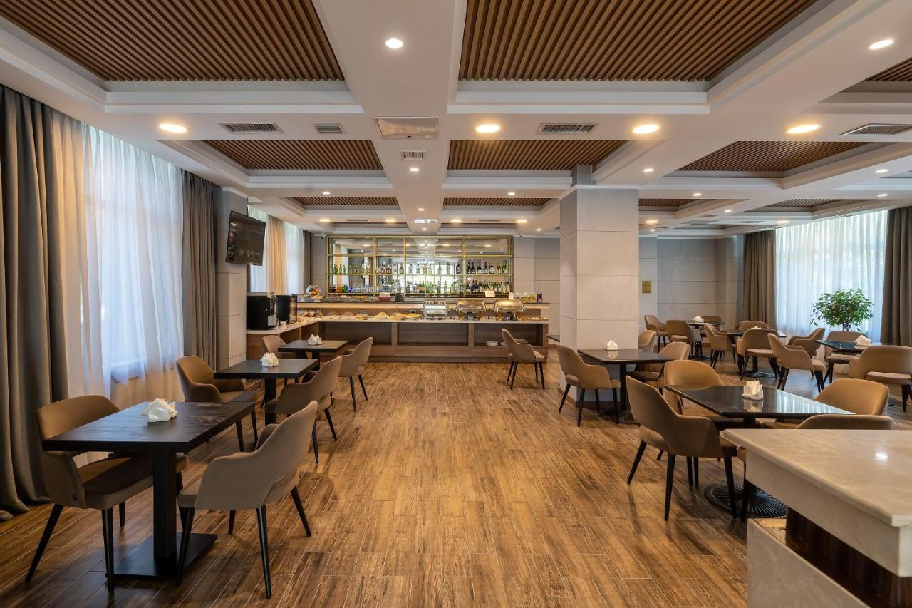 Renion Residence Hotel アルマトイ エクステリア 写真