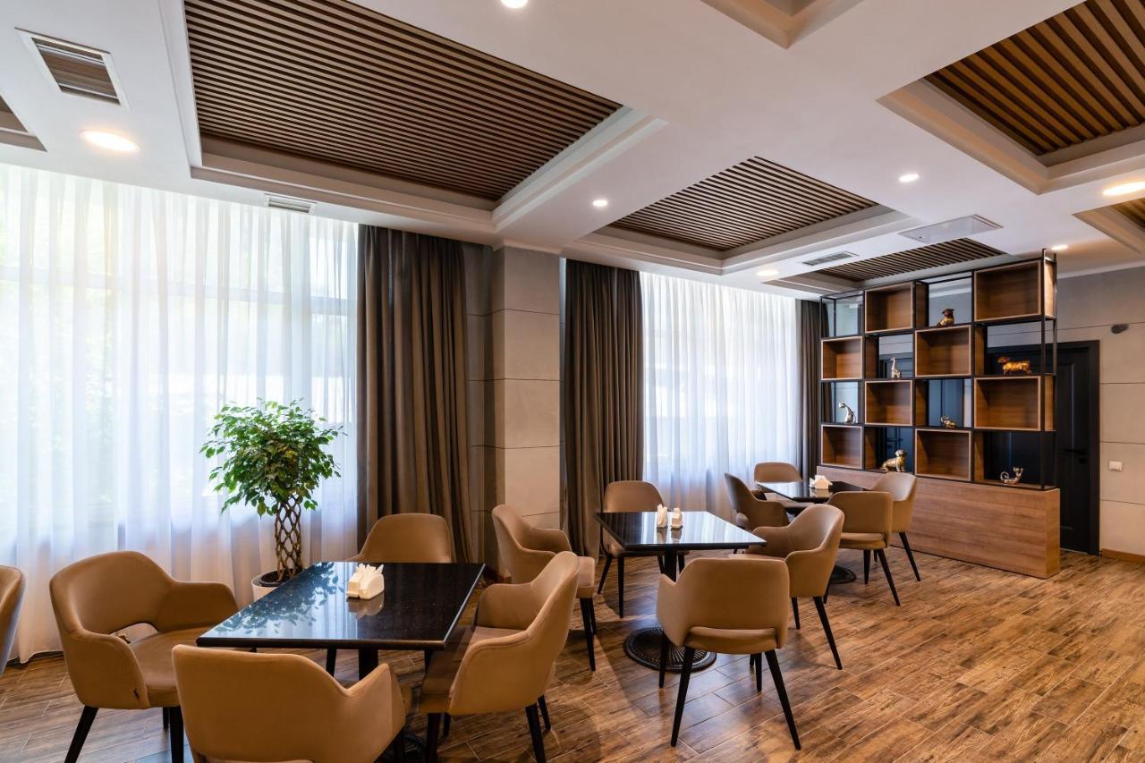 Renion Residence Hotel アルマトイ エクステリア 写真