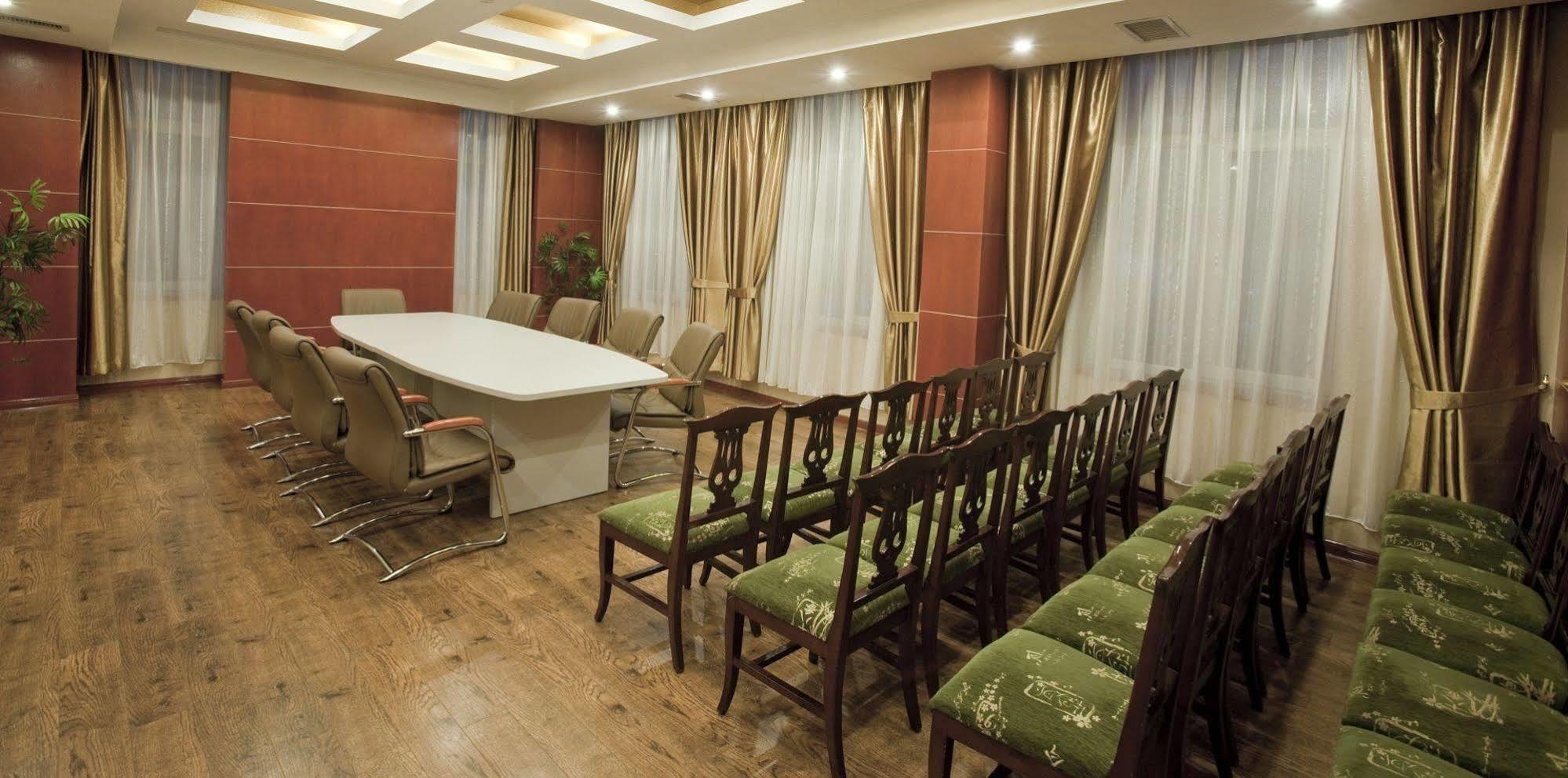 Renion Residence Hotel アルマトイ エクステリア 写真
